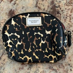 VS small cosmetic pouch